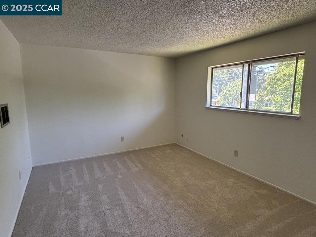 1060 Oak Grove Rd 10