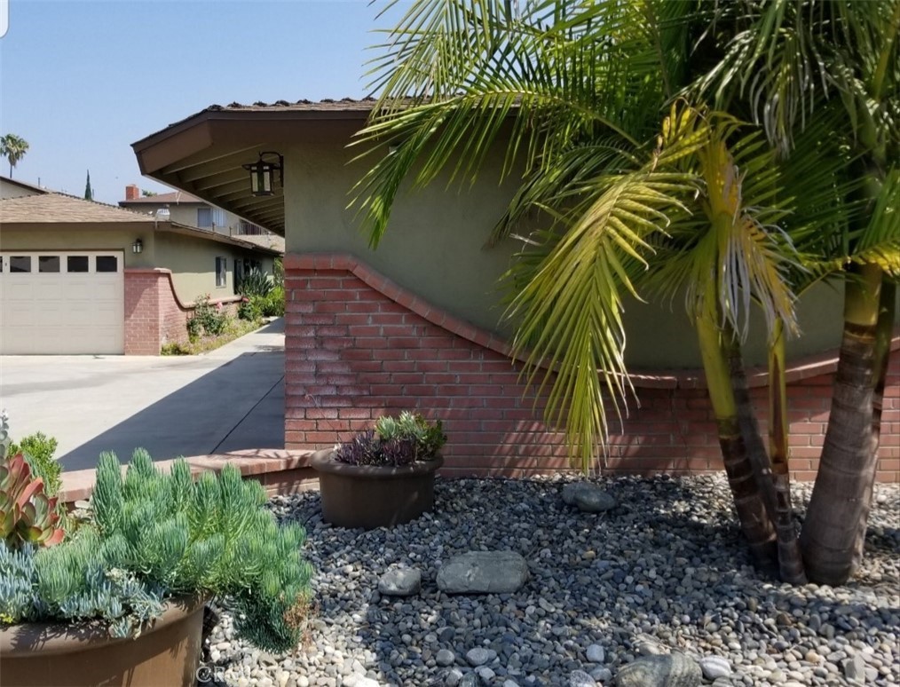 This newly remodeled cottage style Duplex is located in a garden setting in the heart of Baldwin Park. Enjoy living steps away from downtown shopping, coffee shops, restaurants,seasonal farmer's market, beautiful parks & recreational areas. Features include; new luxury vinyl plank flooring, new quartz counters and bar, new cabinets and fixtures, new under-cabinet lighting and custom open shelving. The remodeled bath features a stylish floating cabinet, re-glazed bath and walls. An added bonus is garage parking and a 100+ cu ft garage storage unit.