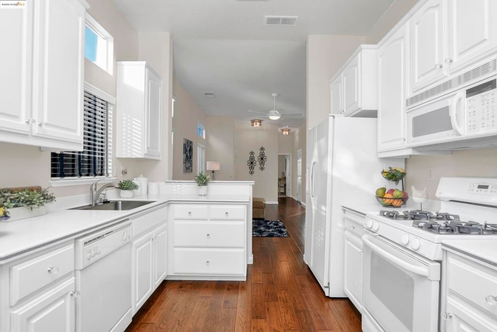 Photo of 1990 Kent Dr Dr, Brentwood, CA 94513 (MLS # 41117819)