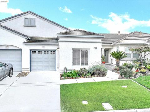 Photo of 1990 Kent Dr Dr, Brentwood, CA 94513 (MLS # 41117819)
