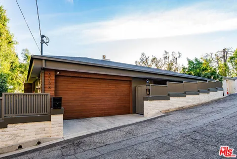 8796 Hollywood Boulevard, Los Angeles, CA 90069 - MLS#: 25608803