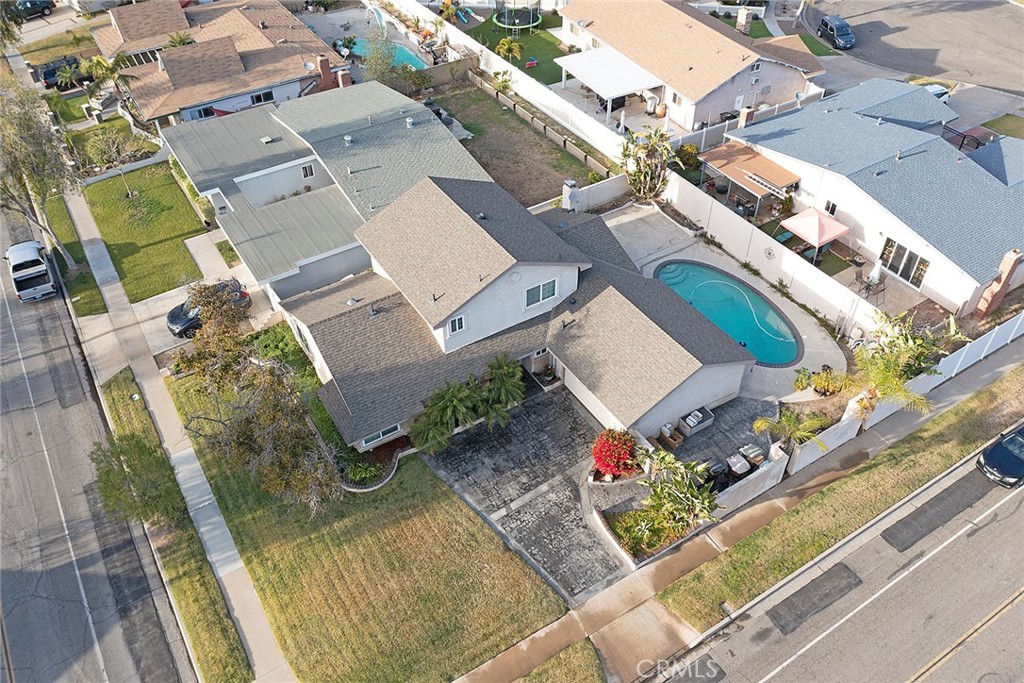 2969 E Greenhedge Avenue