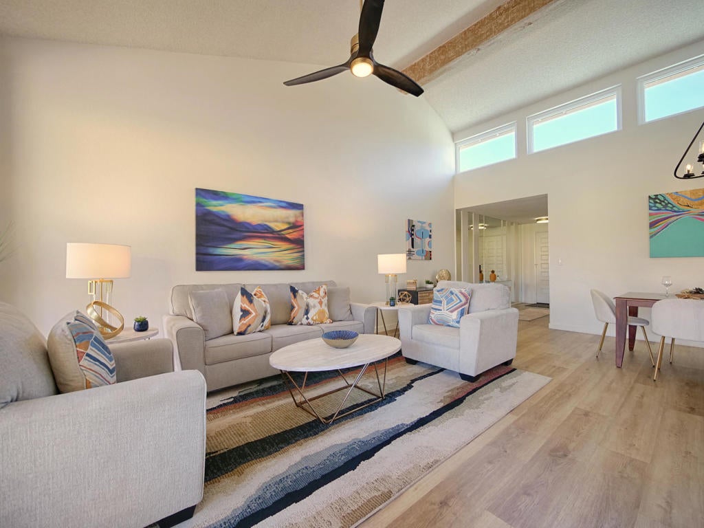 312 S Sierra Madre S