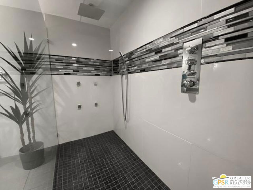 Sandcliff - Residential