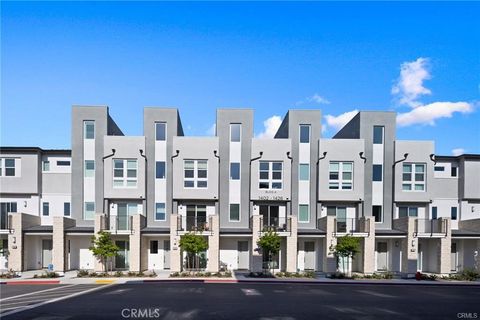 Photo of 1402 W Bushell St, Anaheim, CA 92805 (MLS # OC26028408)