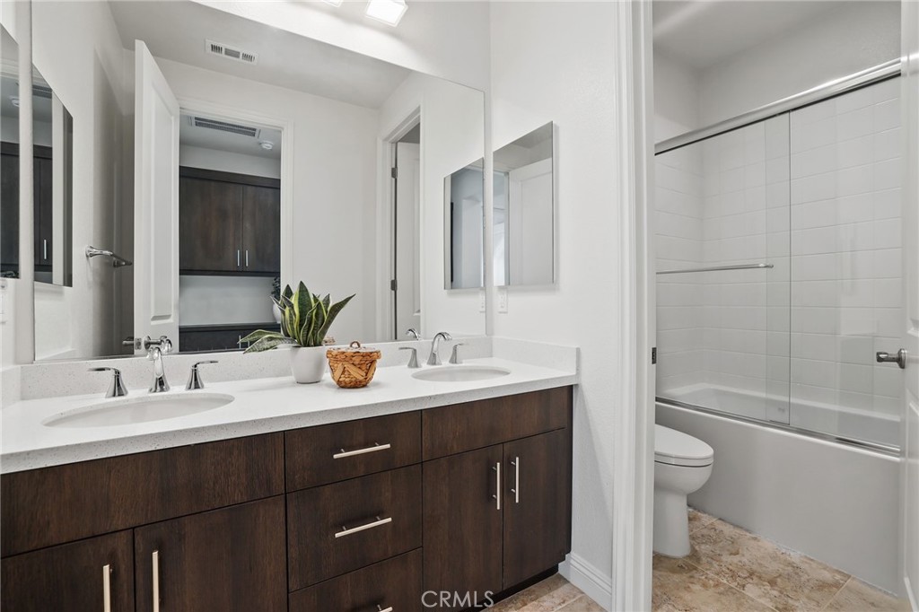 THE OAKS - Residential