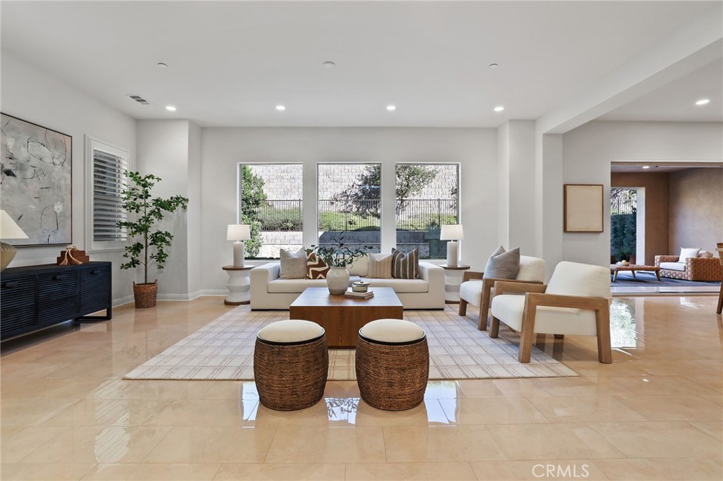 THE OAKS - Residential