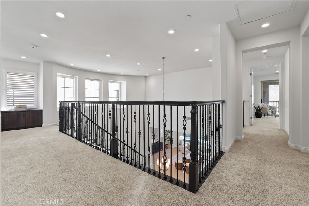 THE OAKS - Residential