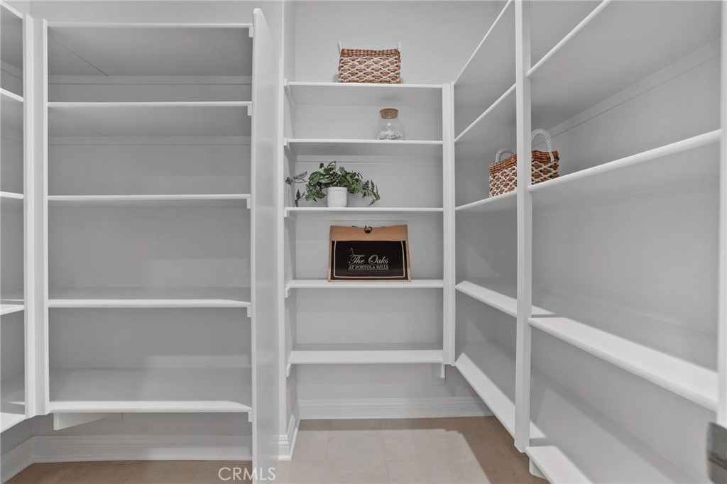 THE OAKS - Residential