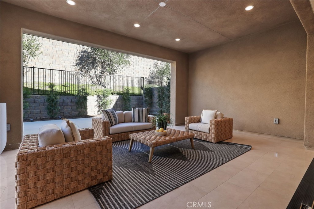 THE OAKS - Residential