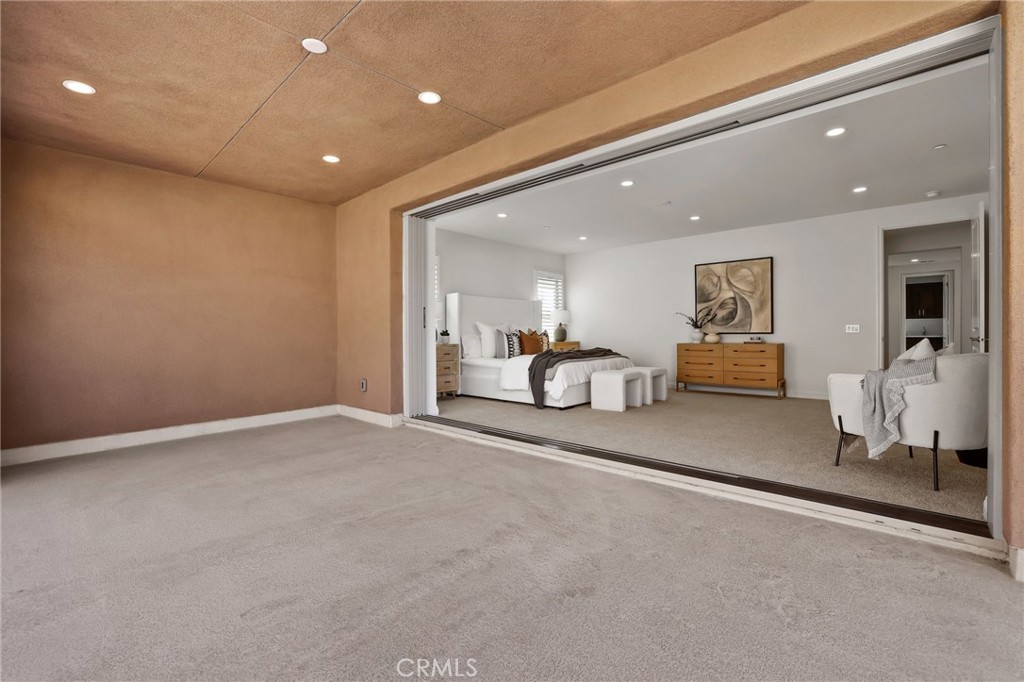 THE OAKS - Residential