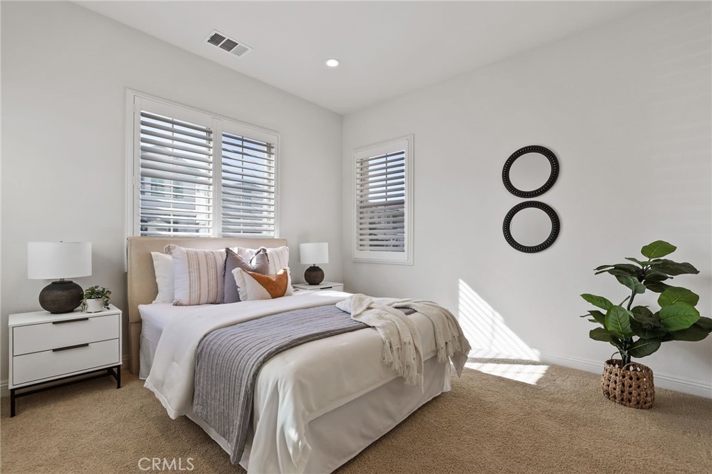 THE OAKS - Residential