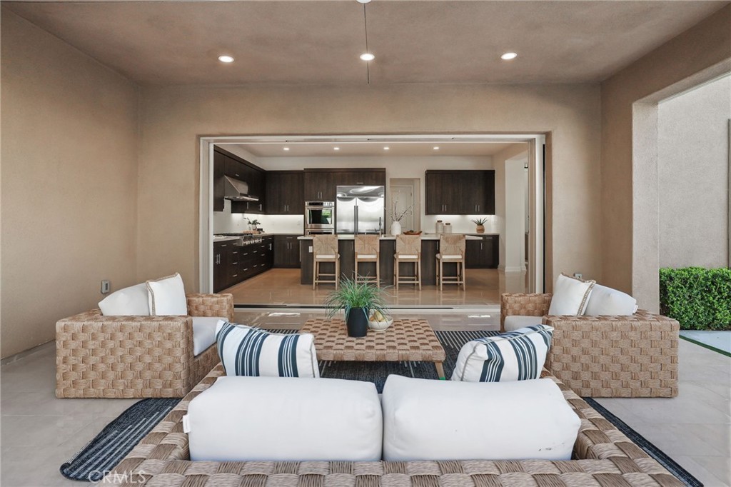 THE OAKS - Residential