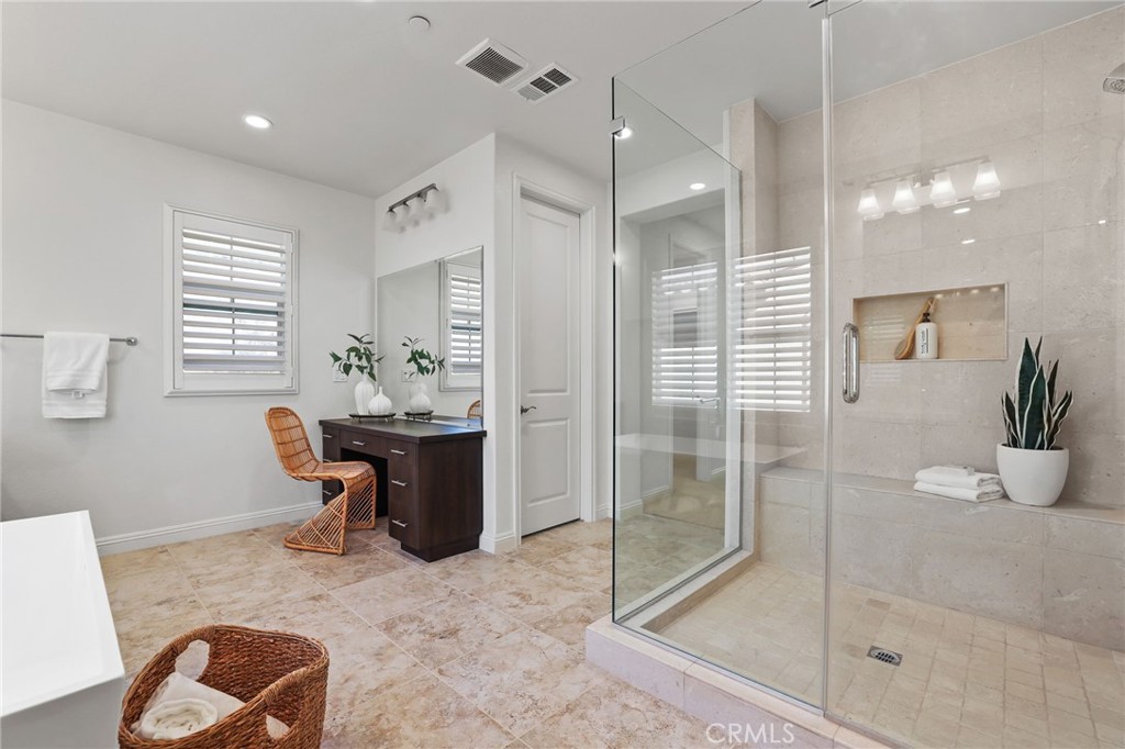 THE OAKS - Residential