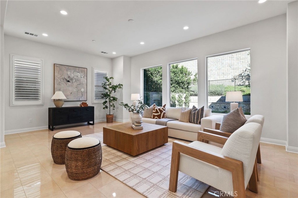 THE OAKS - Residential