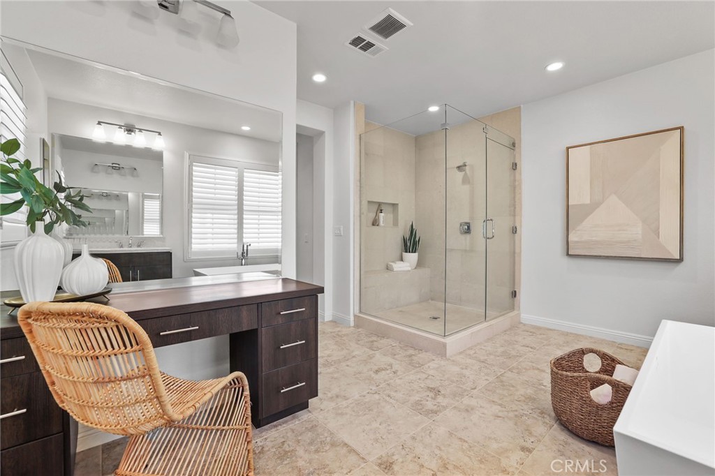 THE OAKS - Residential