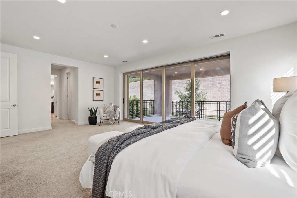 THE OAKS - Residential