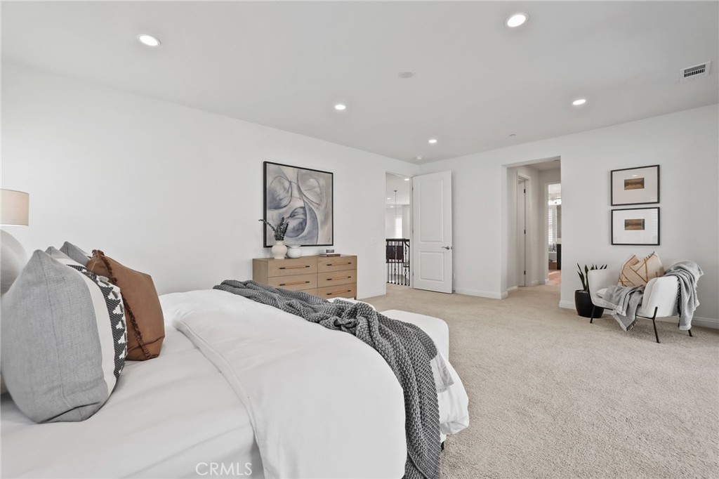 THE OAKS - Residential