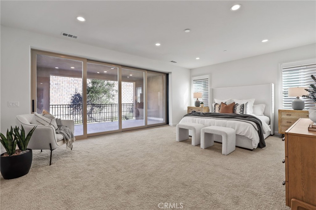 THE OAKS - Residential