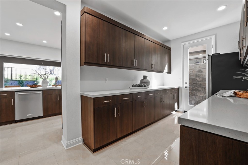 THE OAKS - Residential