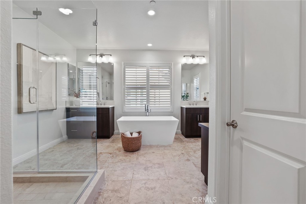 THE OAKS - Residential