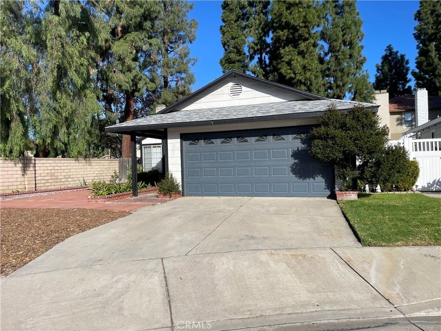 COZY, Cul-de sac,  3 bedroom, 2 bathroom HOME in Rancho.  Conveniently located near freeways and just minutes from shopping centers and restaurants. A wonderful place to call home!   Bring your clients in TODAY!  This home will not last.