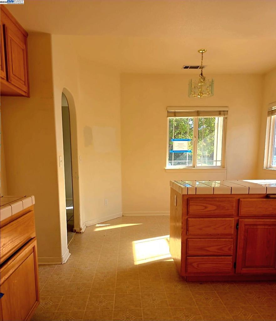 MONTGOMERY ESTAT - Residential