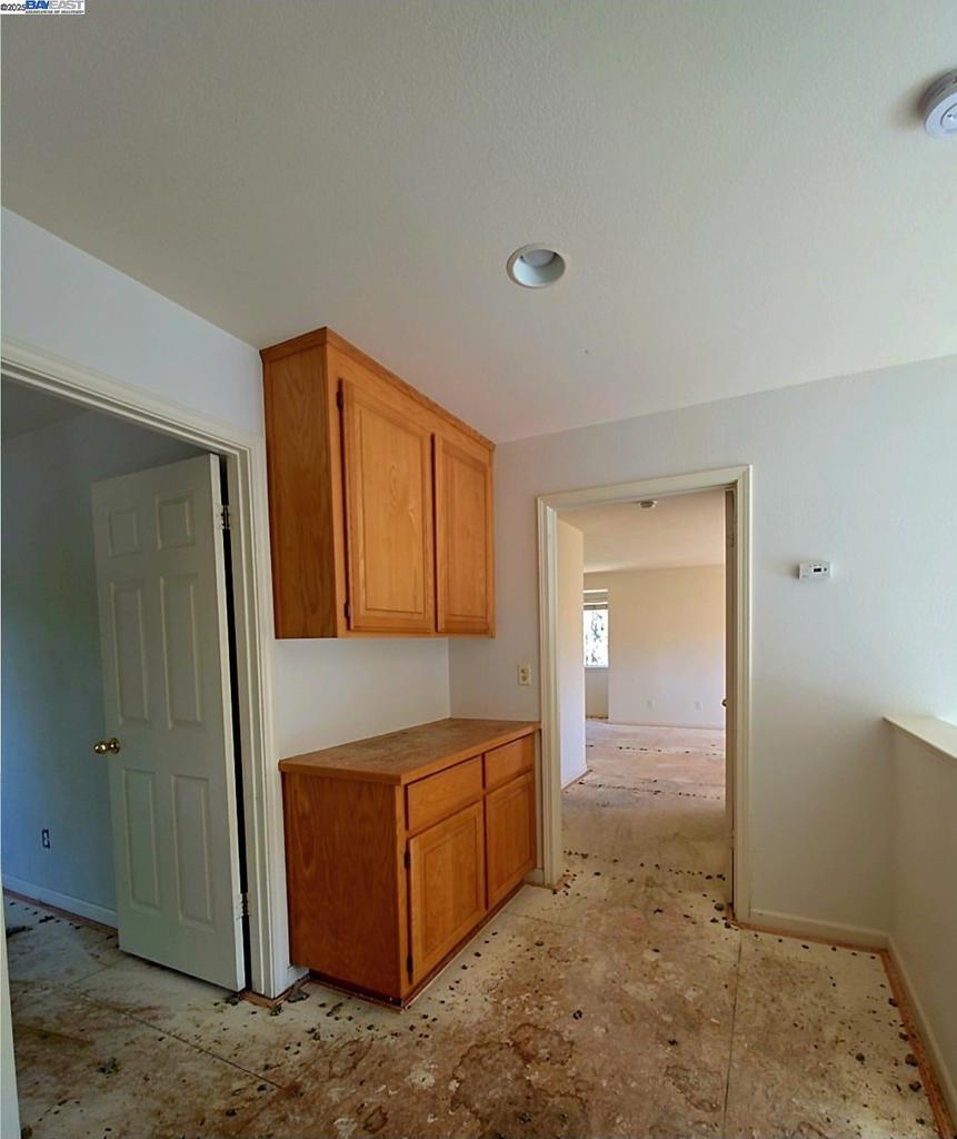 MONTGOMERY ESTAT - Residential