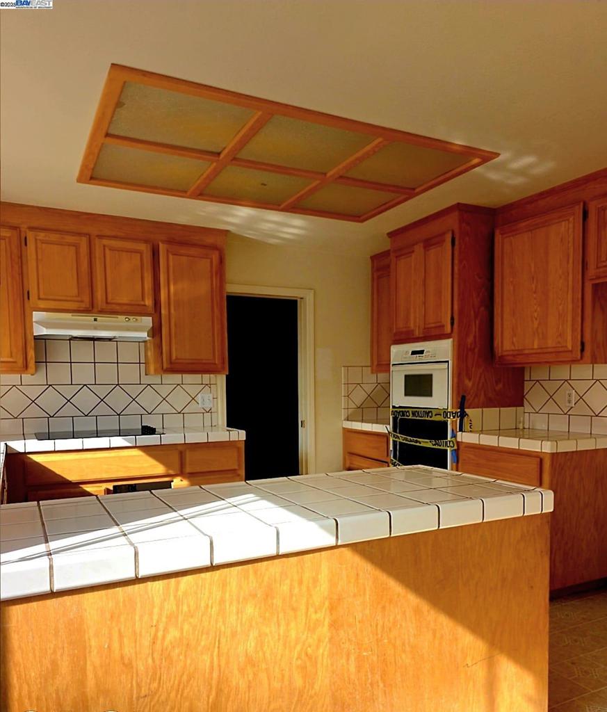 MONTGOMERY ESTAT - Residential