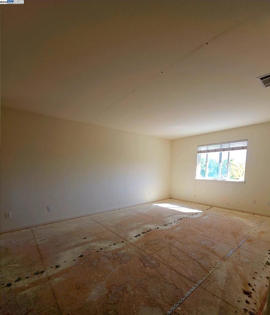 MONTGOMERY ESTAT - Residential