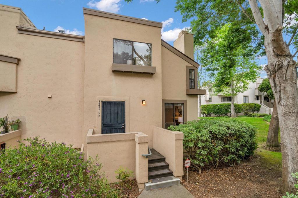 3235 Via Alicante 52