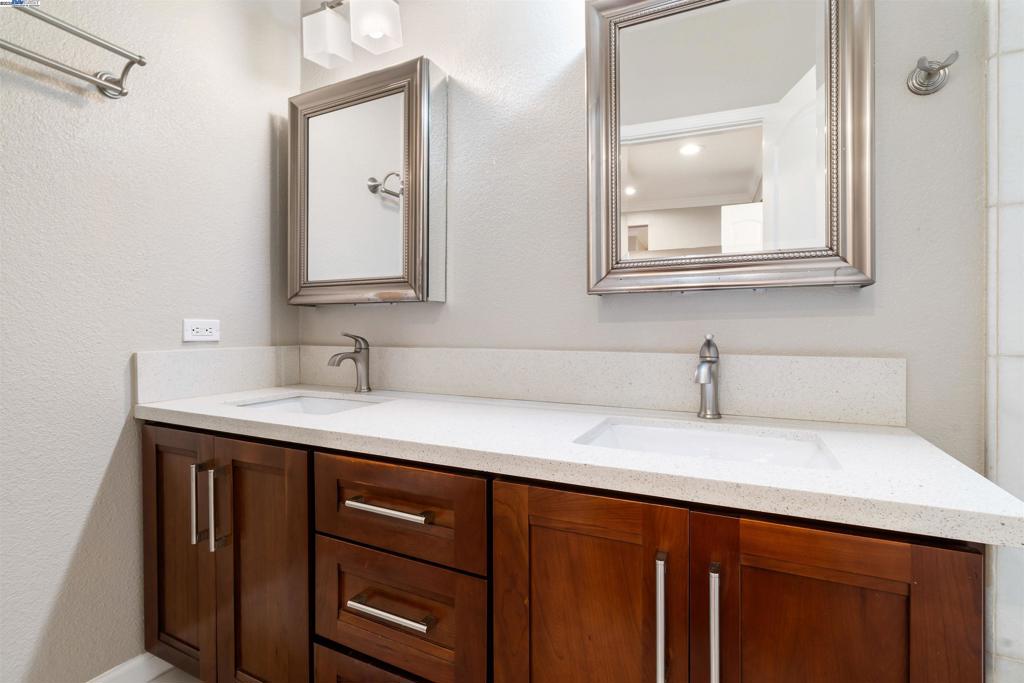 CENTERVILLE - Residential