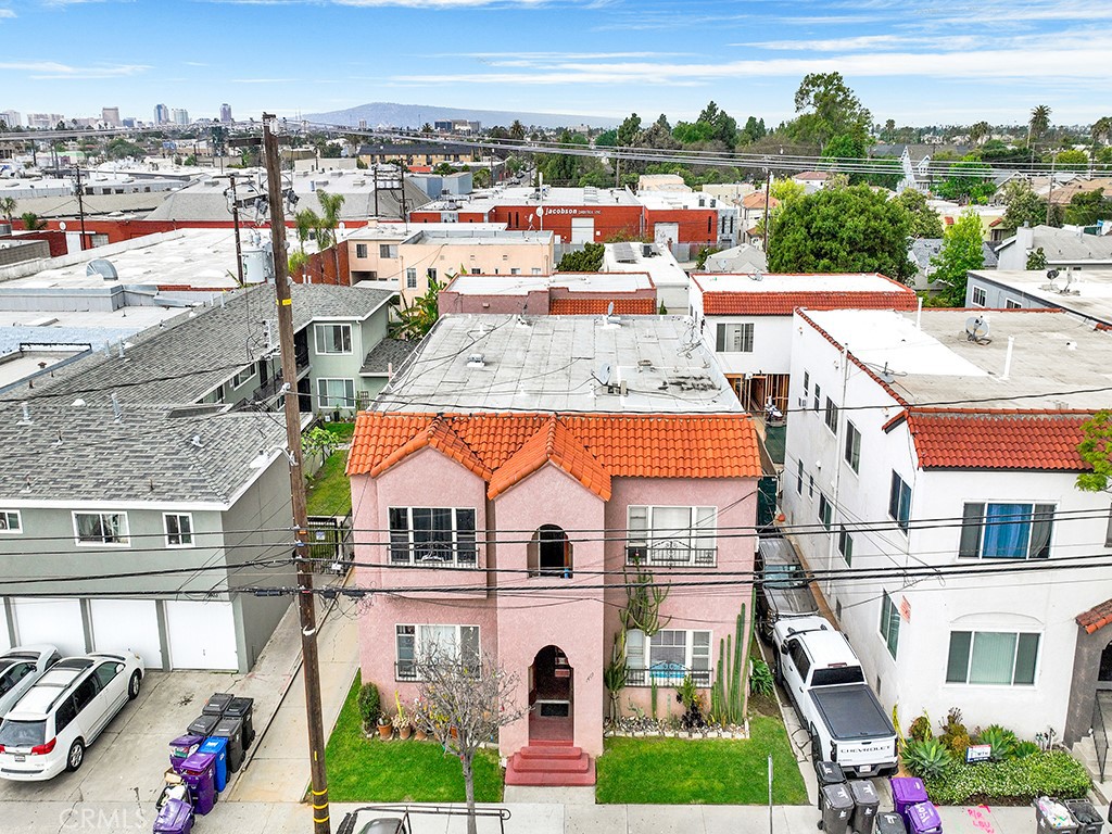 1407 Obispo Avenue