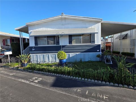 20806 Gridley Road 52 Lakewood CA 90715