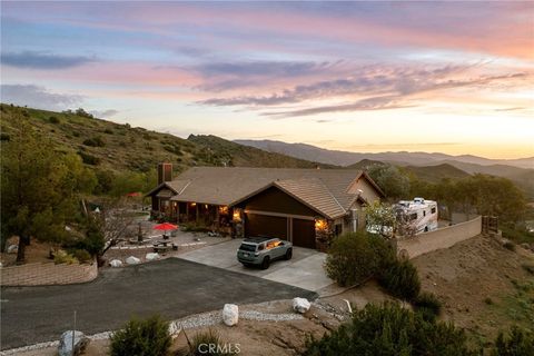 8634 Escondido Canyon Agua Dulce CA 91390