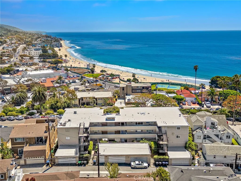 Laguna Beach, California 92651, United States, 2 Bedrooms Bedrooms, ,2 BathroomsBathrooms,Residential,Active,118449