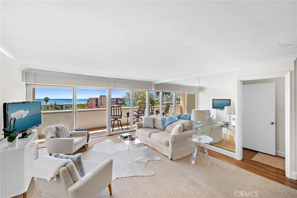 Laguna Beach, California 92651, United States, 2 Bedrooms Bedrooms, ,2 BathroomsBathrooms,Residential,Active,118449