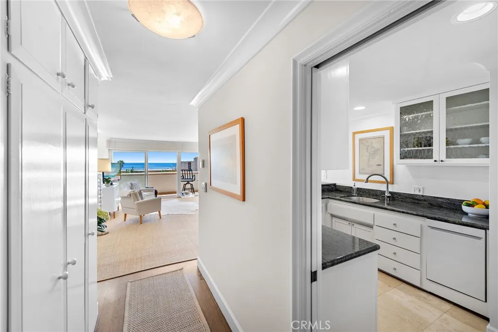 Laguna Beach, California 92651, United States, 2 Bedrooms Bedrooms, ,2 BathroomsBathrooms,Residential,Active,118449