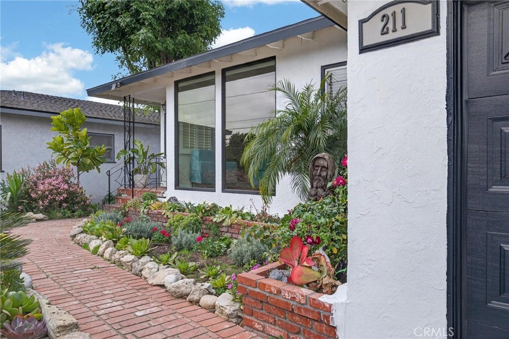 211 N Western