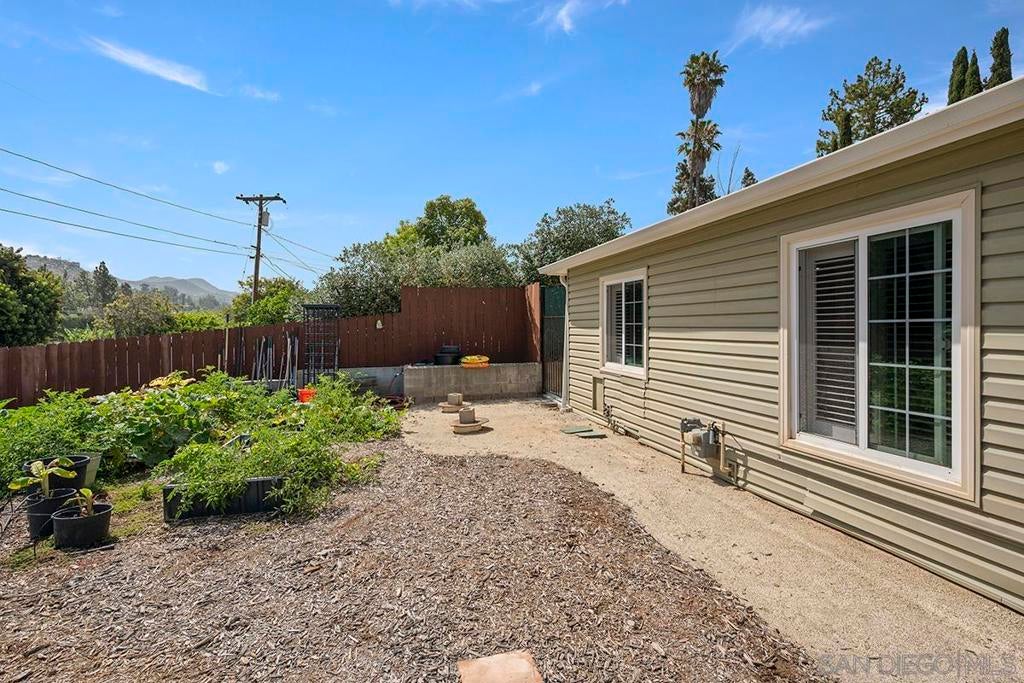 1157 Via Loma Vista