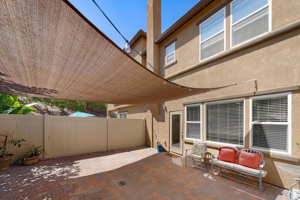 6233 Avenida De Las Vistas