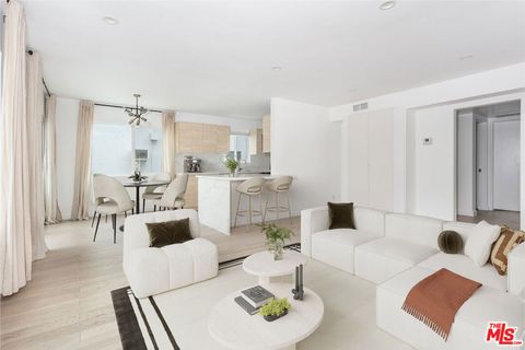 Photo of 560 N KINGS Road #4, West Hollywood, CA 90048 (MLS # 26832379)
