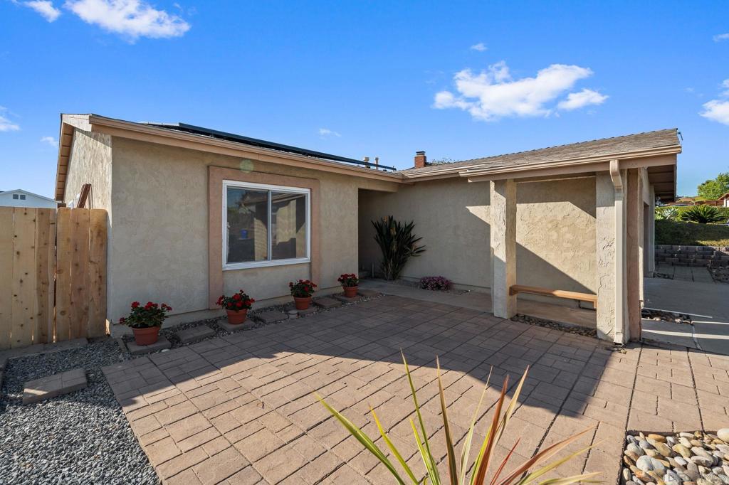 12980 Calle de las Rosas