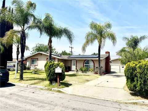 Photo of 1042 N Alice Ave, Rialto, CA 92376 (MLS # CV26093886)