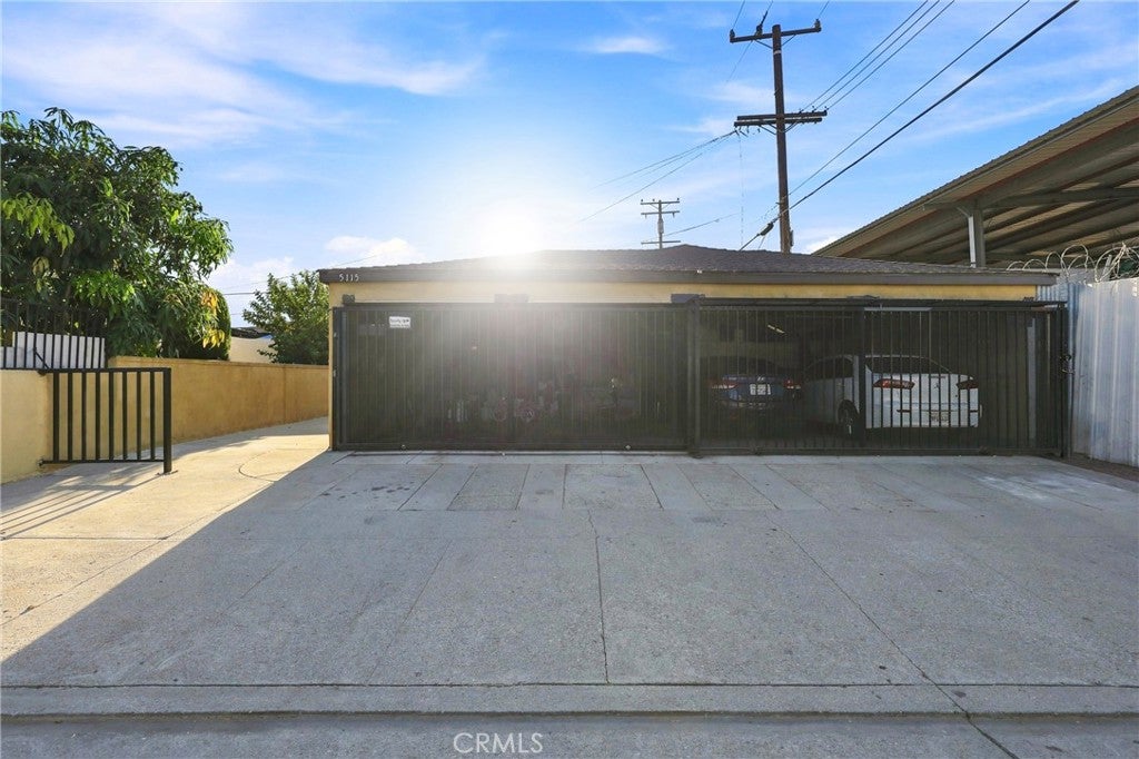 5115 Loma Vista