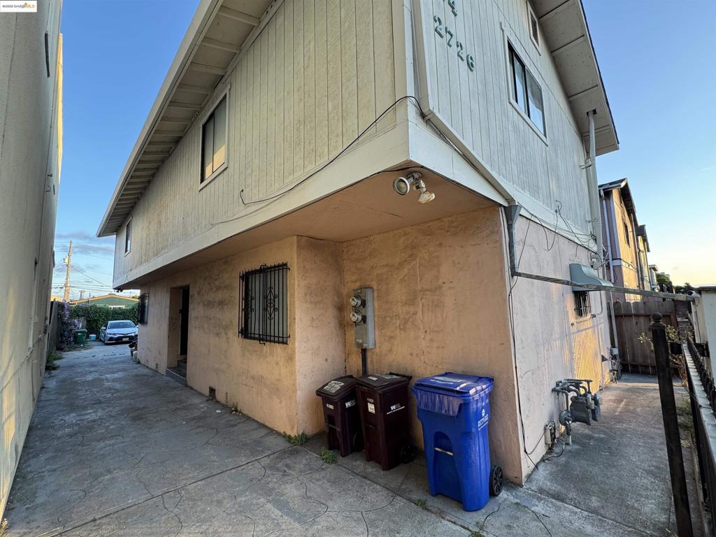 EASTMONT - Residential Income