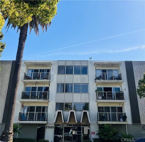 Photo of 2500 E 2nd St #405, Long Beach, CA 90803 (MLS # PW26083618)