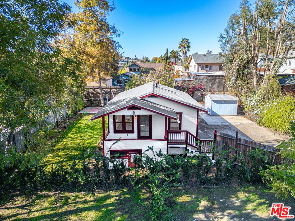 Photo of 354 N Avenue 57 Ave, Los Angeles, CA 90042 (MLS # 26648005)