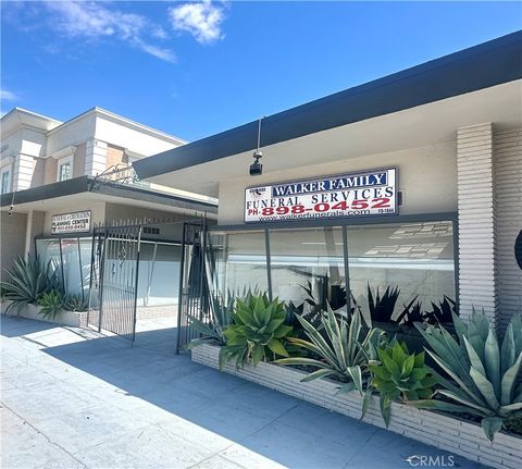 Photo of 815 S Main St, Corona, CA 92882 (MLS # IV26034448)