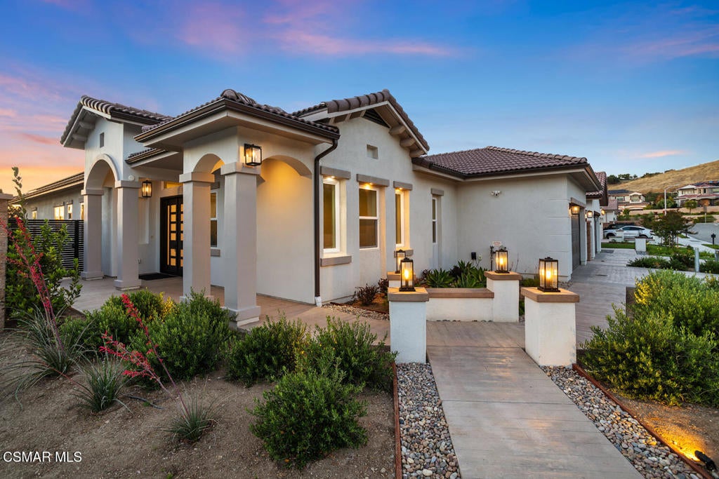 327 Toyon Court